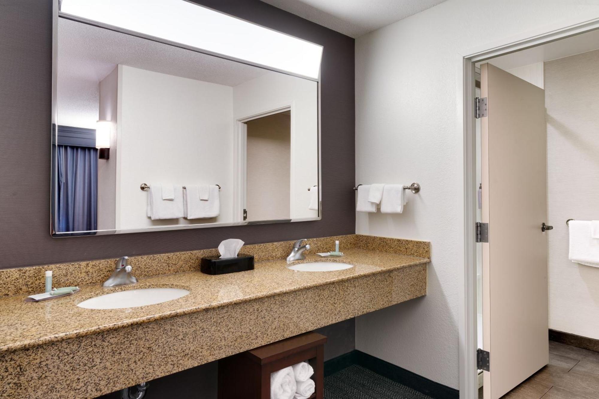 Courtyard By Marriott Johnson City Eksteriør bilde
